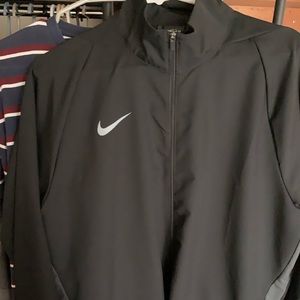nike windbreaker